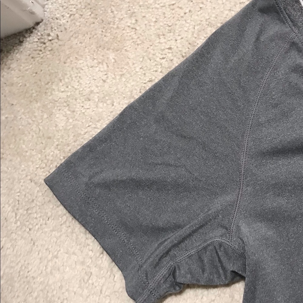 🆕🔥NIKEPRO DRI FIT REALLY CUTE SILKY SOFT GRAY&WHITE STRIPED V-NECK&BLACK SHIRT - Picture 4 of 16